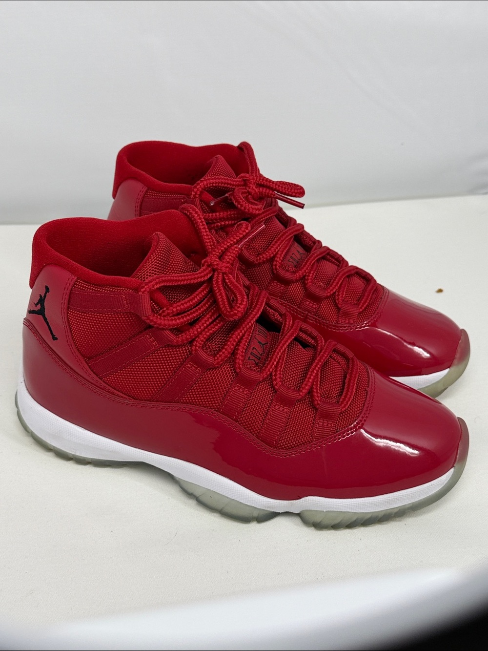 Nike air Jordan 11 retro gym red/ black -white size 7.5
